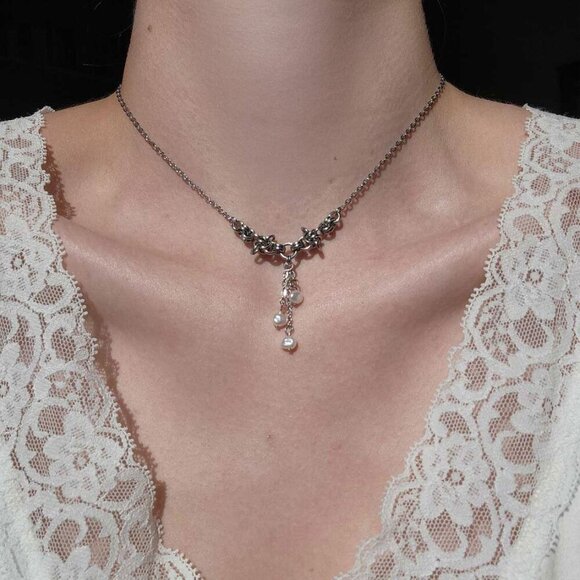 Medieval princess freshwater pearl chainmaille necklace with small silver chain - Picture 12 of 13